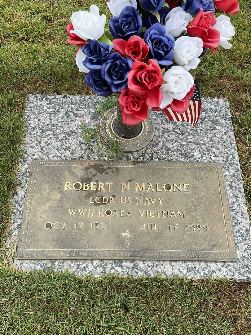 Robert N. Malone's grave. Photo 1