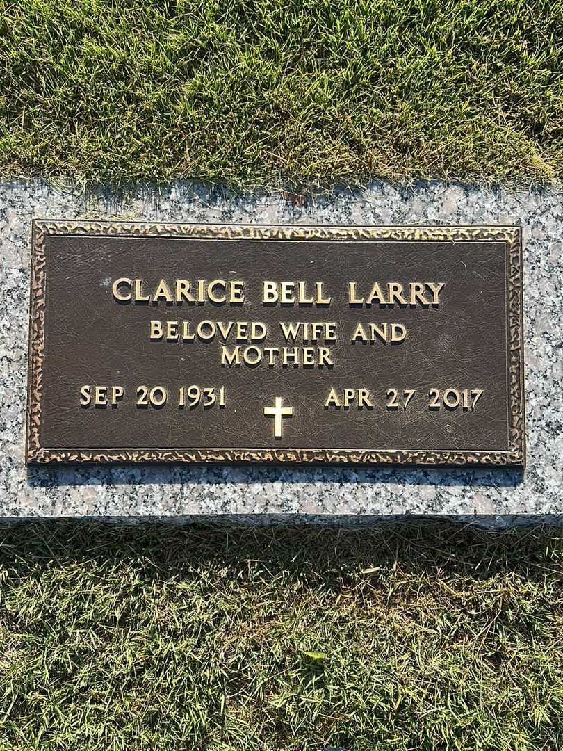 Clarice Bell Larry's grave. Photo 3