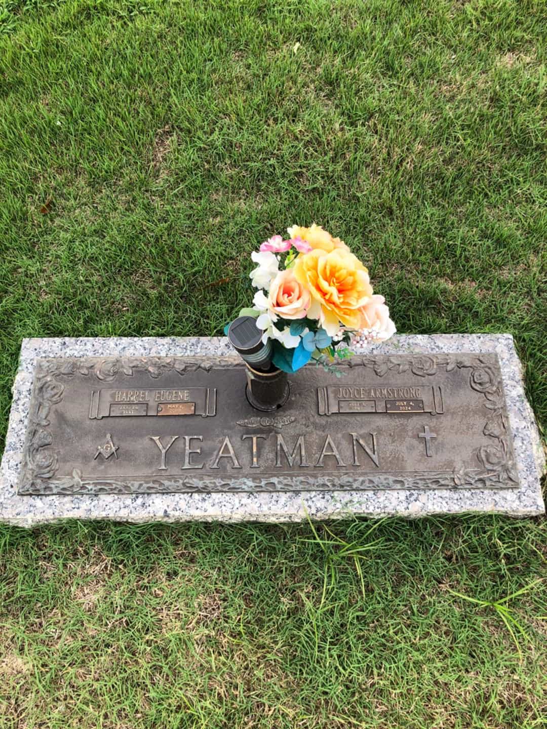 Harrel Eugene Yeatman's grave. Photo 2