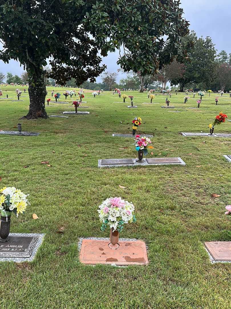 Michael John Fenton's grave. Photo 2