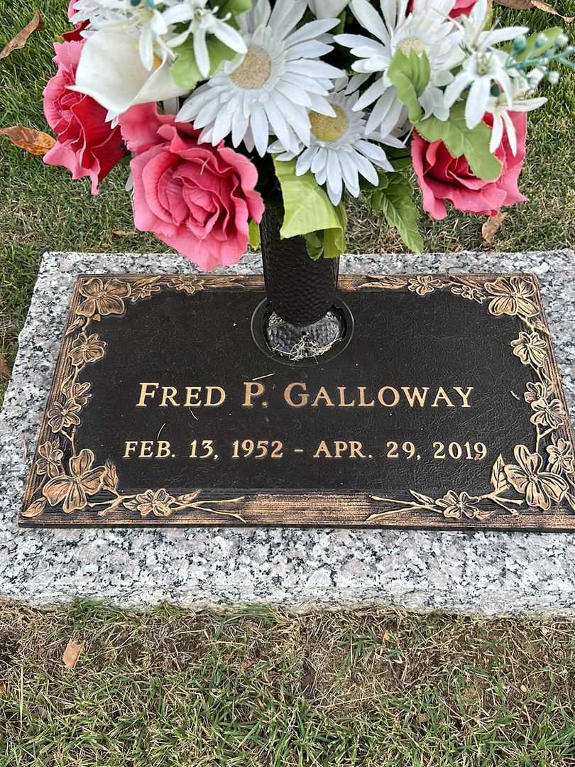 Fred P. Galloway's grave. Photo 1
