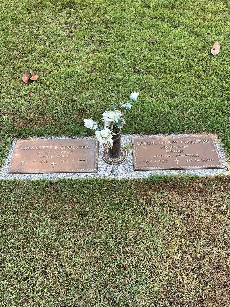 Vadie Lorene LeCroy Gholston's grave. Photo 1
