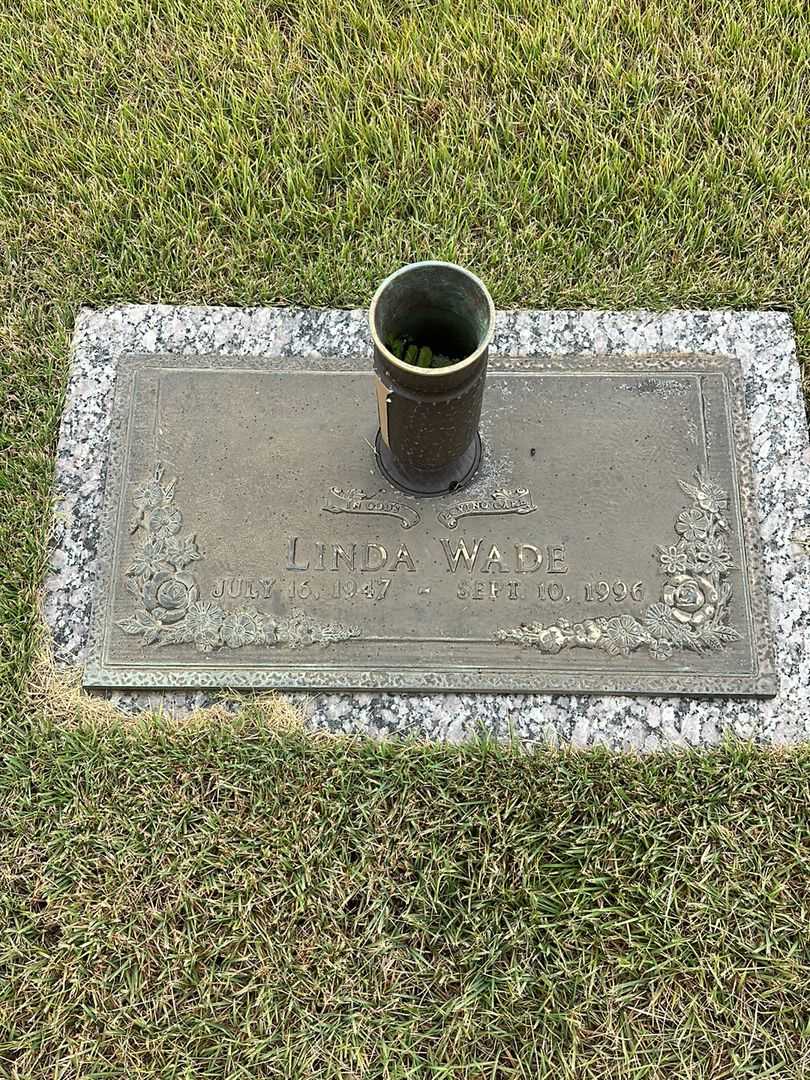 Linda Wade's grave. Photo 1