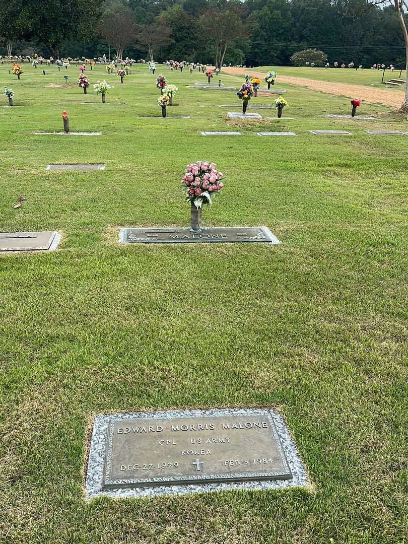 Edward Morris Malone's grave. Photo 4