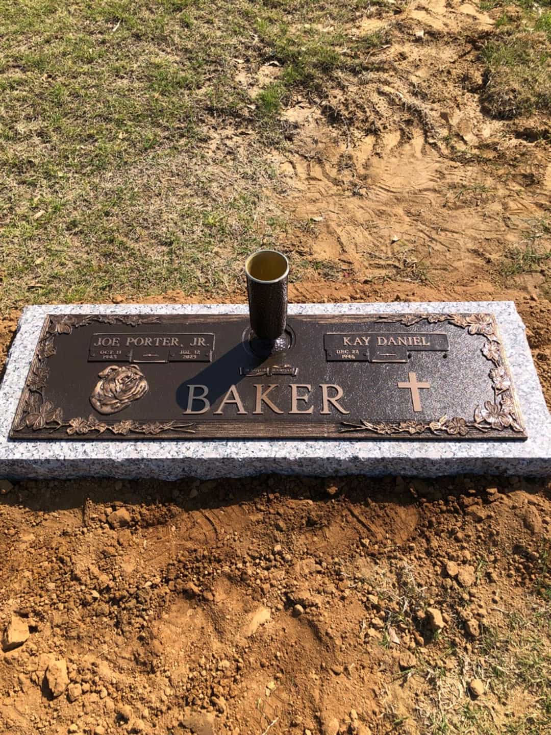 Joe Porter Baker Junior's grave. Photo 2
