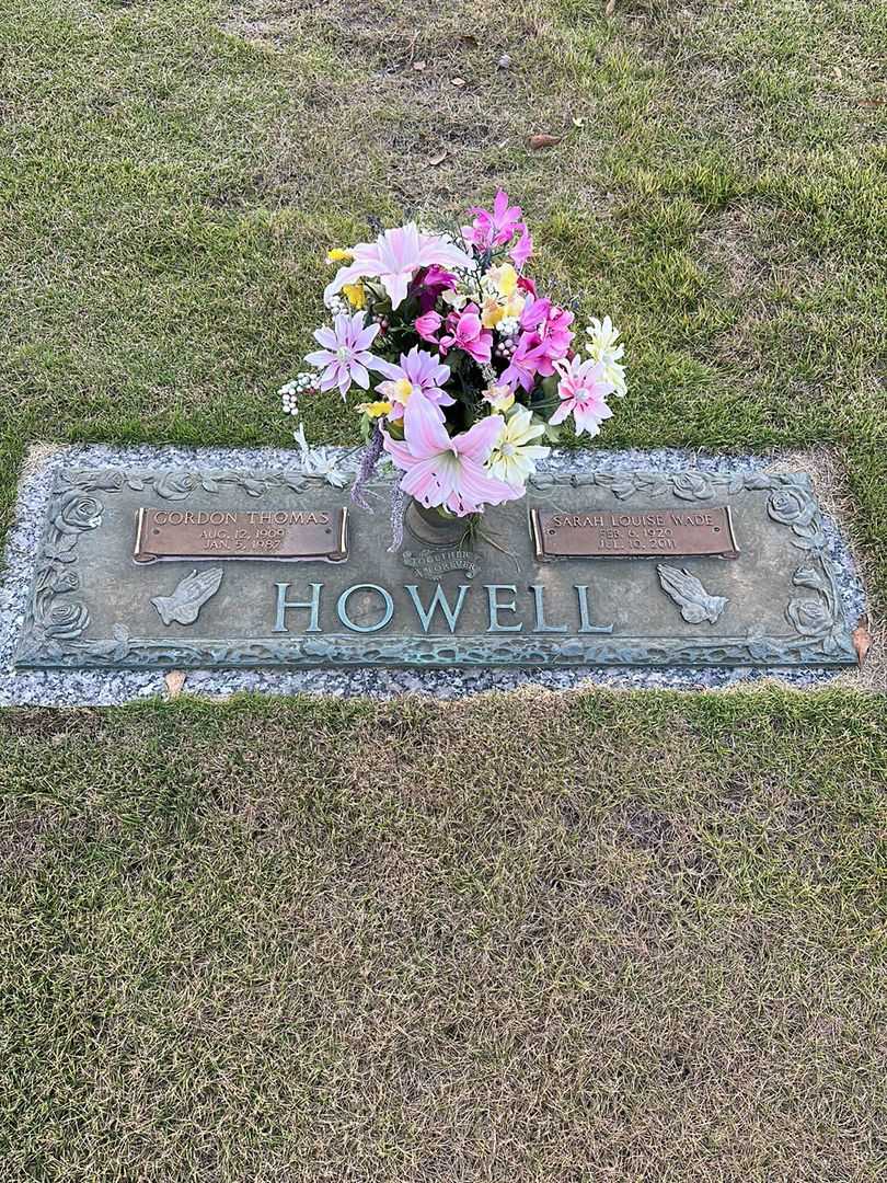 Sarah Louise Wade Howell's grave. Photo 1
