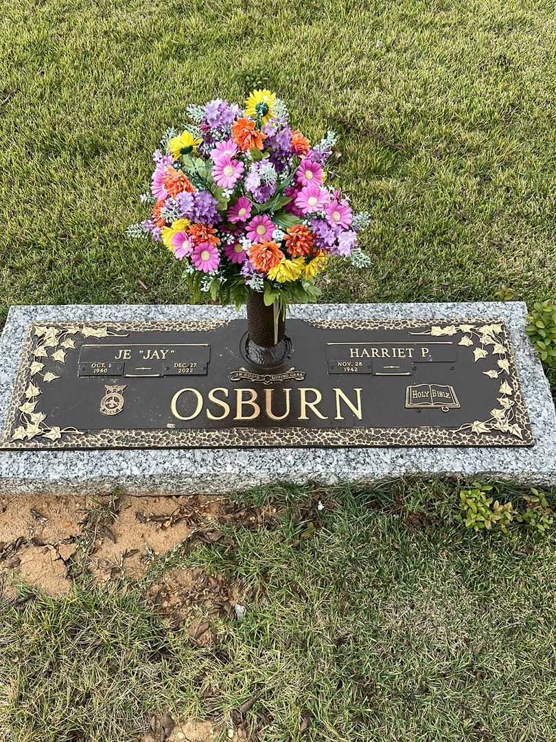 J. E. "Jay" Osburn's grave. Photo 1