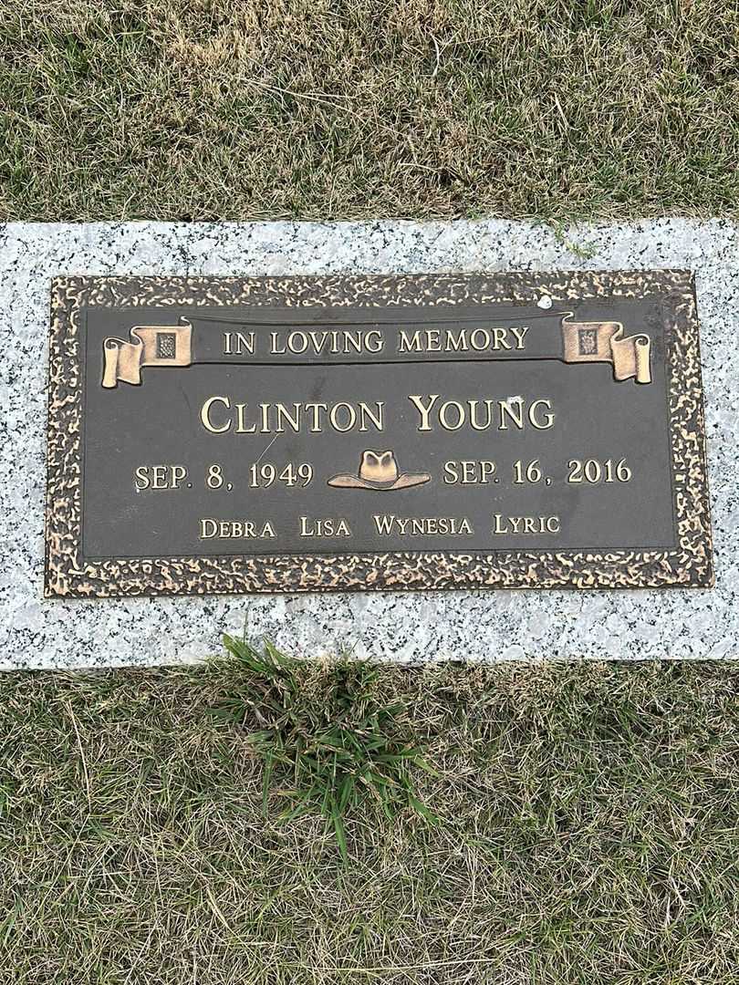 Clinton Young's grave. Photo 1