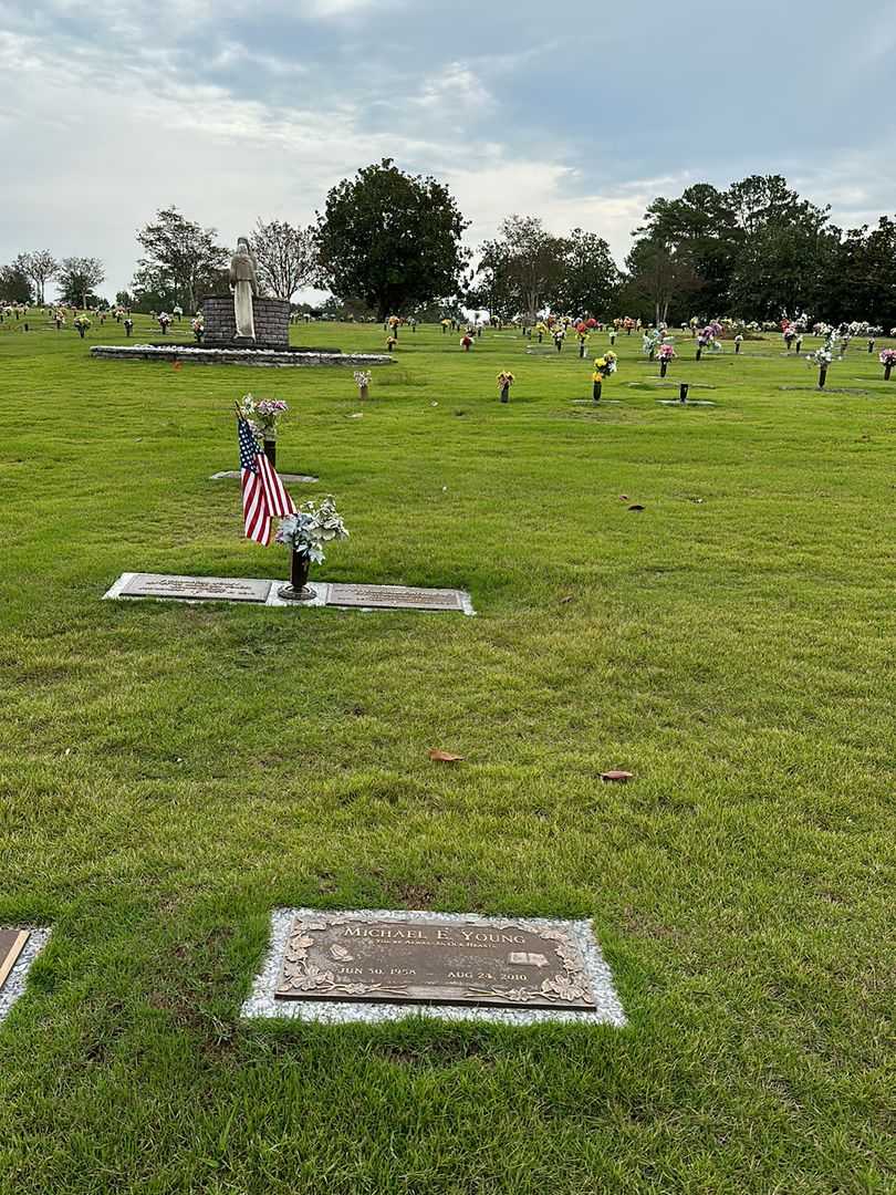 Michael E. Young's grave. Photo 2