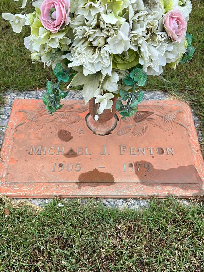 Michael John Fenton's grave. Photo 1