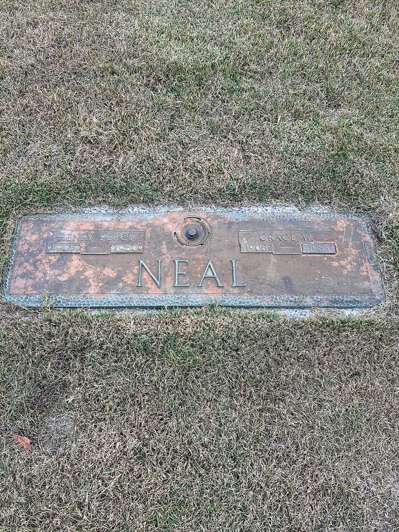 Grace W. Neal's grave. Photo 1
