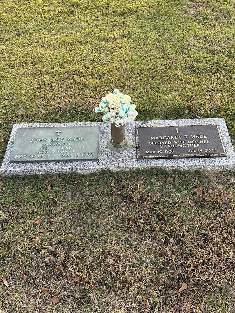 Margaret T. Wade's grave. Photo 1