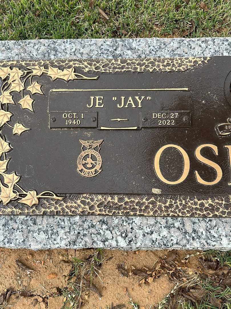 J. E. "Jay" Osburn's grave. Photo 3