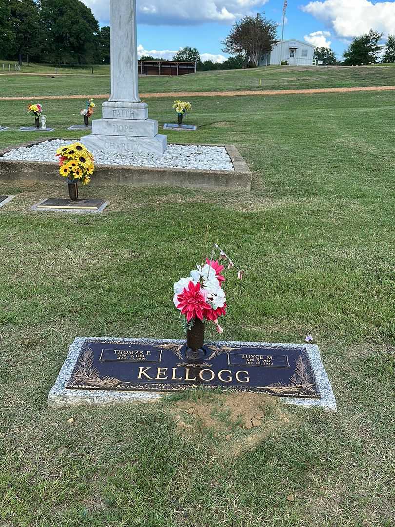 Joyce M. Kellogg's grave. Photo 2