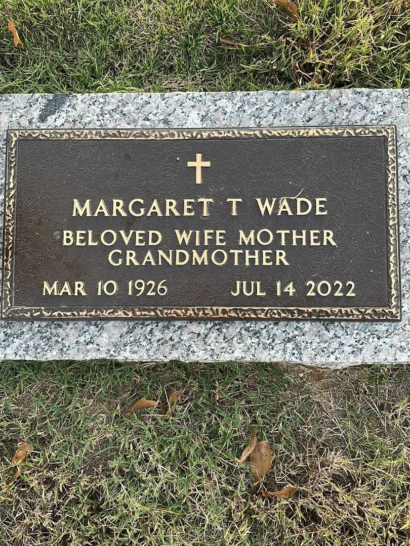 Margaret T. Wade's grave. Photo 3