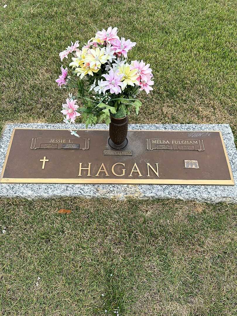 Jessie L. Hagan's grave. Photo 1