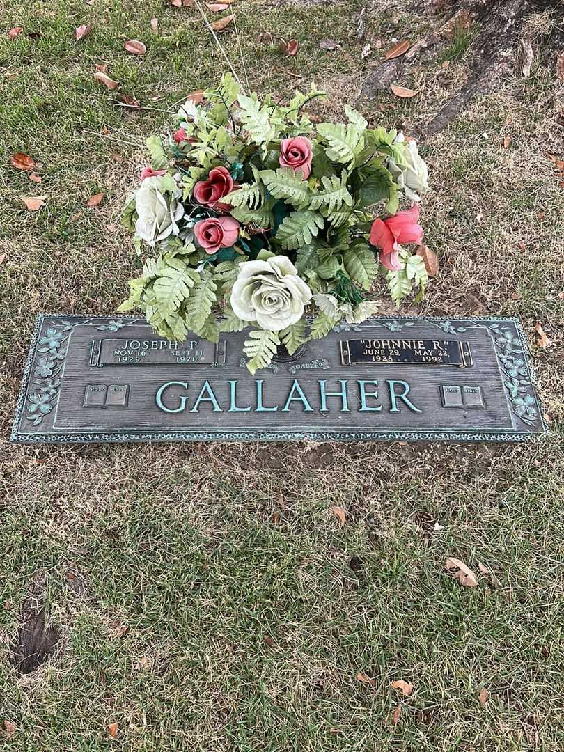 Joseph Paul Gallaher's grave. Photo 1