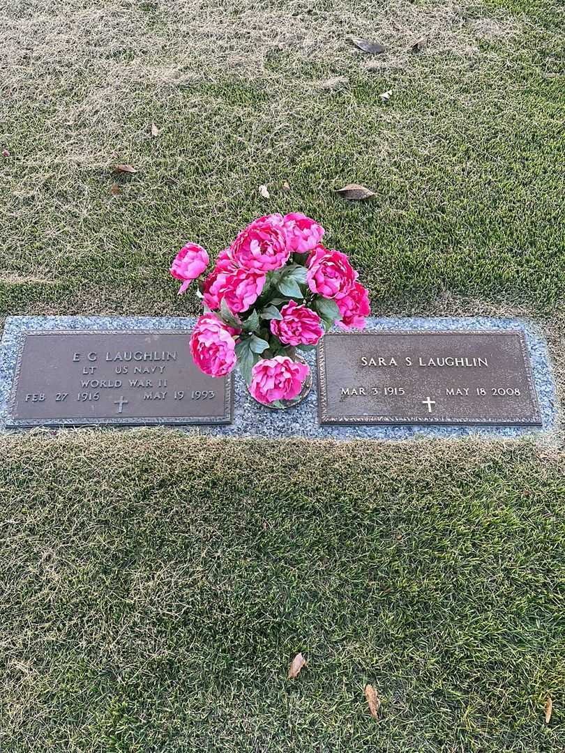 Sara S. Laughlin's grave. Photo 1