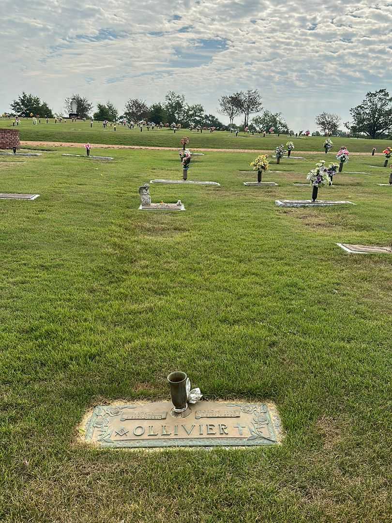 Dorcas Jane Ollivier's grave. Photo 2