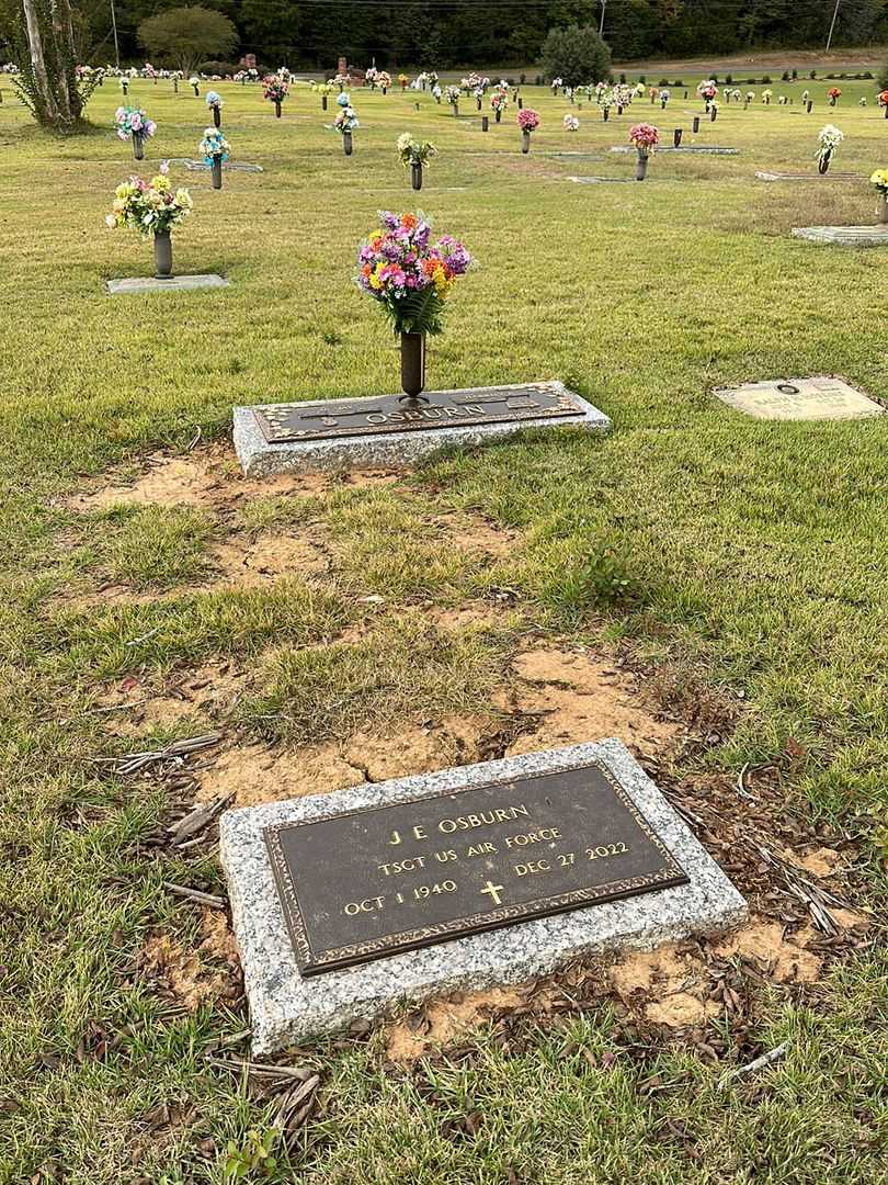 J. E. "Jay" Osburn's grave. Photo 4