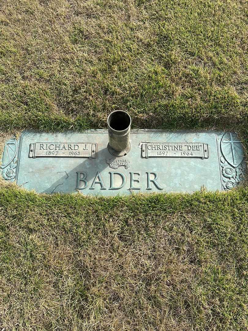 Christine H. "Dee" Bader's grave. Photo 1