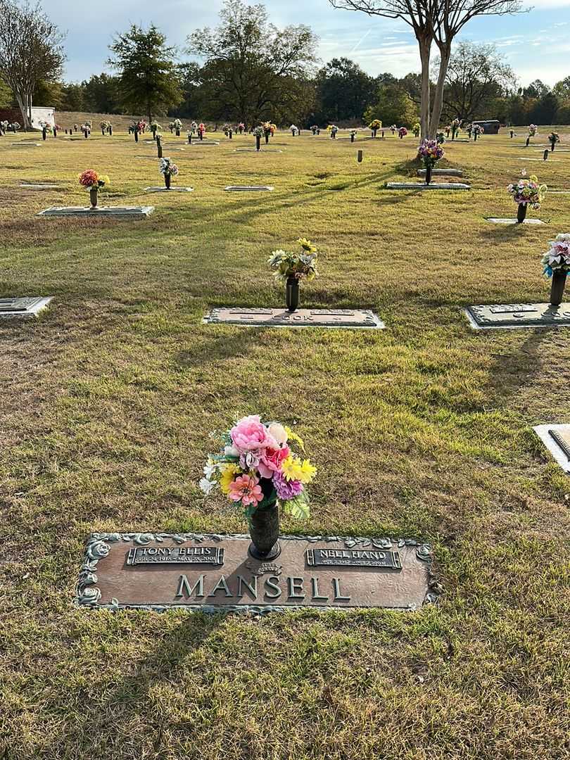 Tony Ellis Mansell's grave. Photo 2