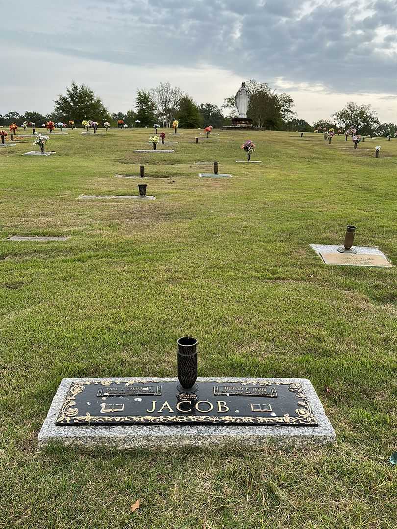 Paul B. Jacob Junior's grave. Photo 2