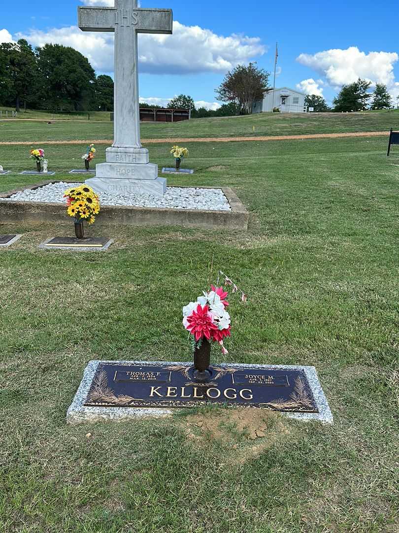 Thomas Floyd Kellogg's grave. Photo 2