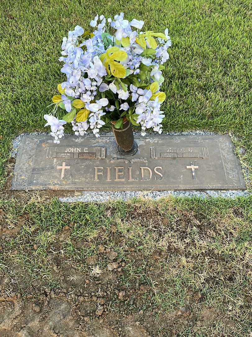 John C. Fields's grave. Photo 1