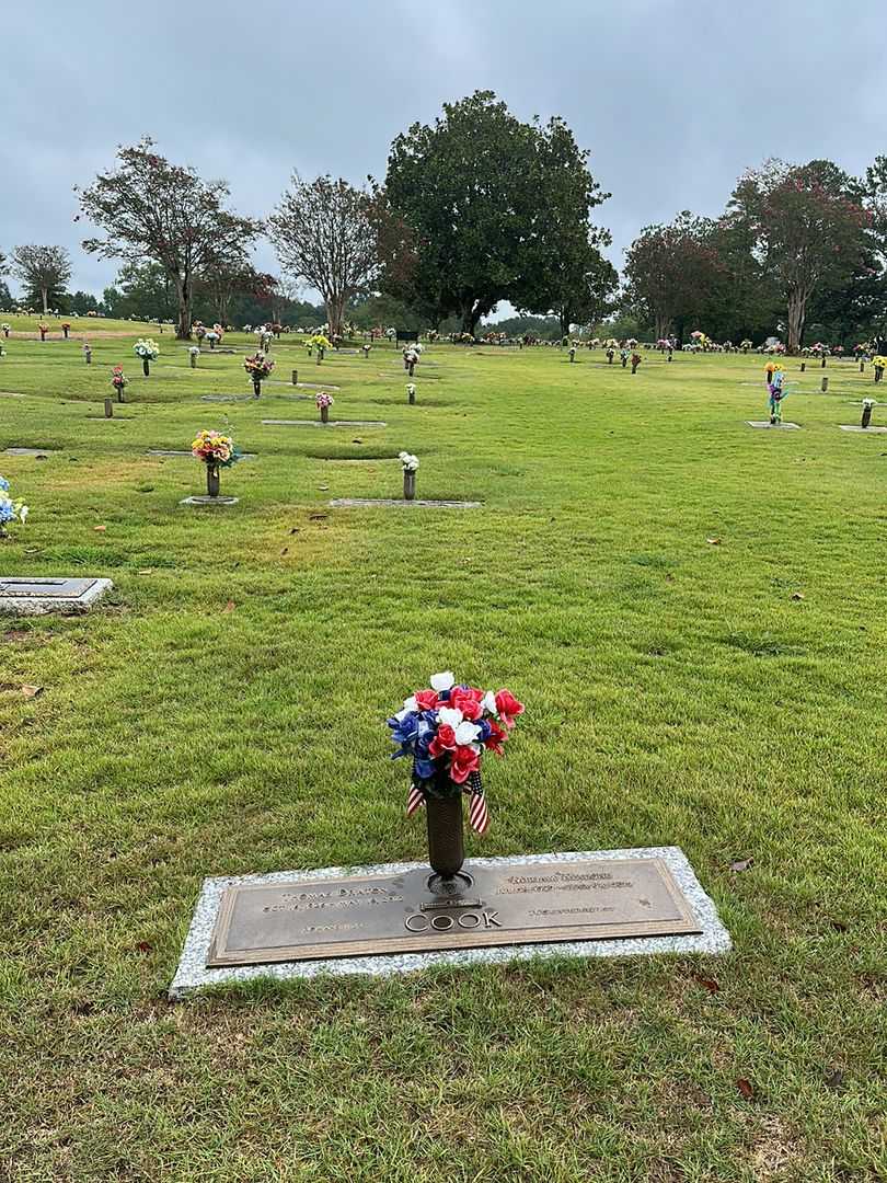 Miriam Malone Cook's grave. Photo 2