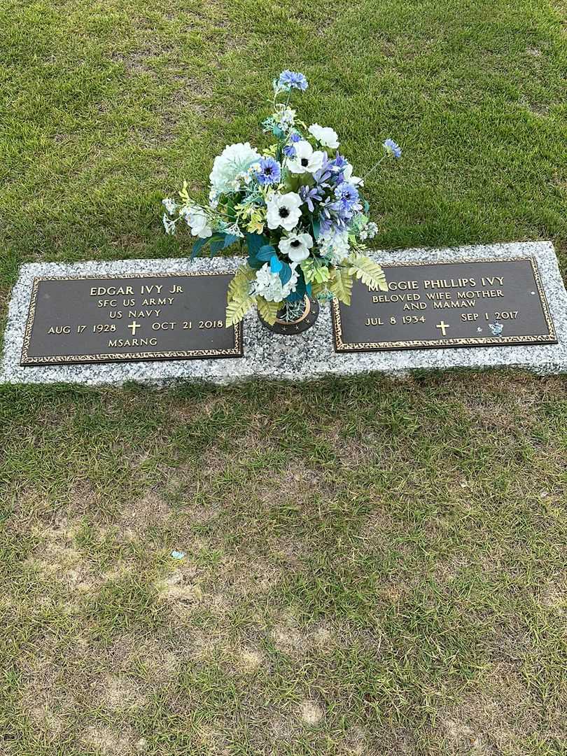 Edgar Ivy Junior's grave. Photo 1