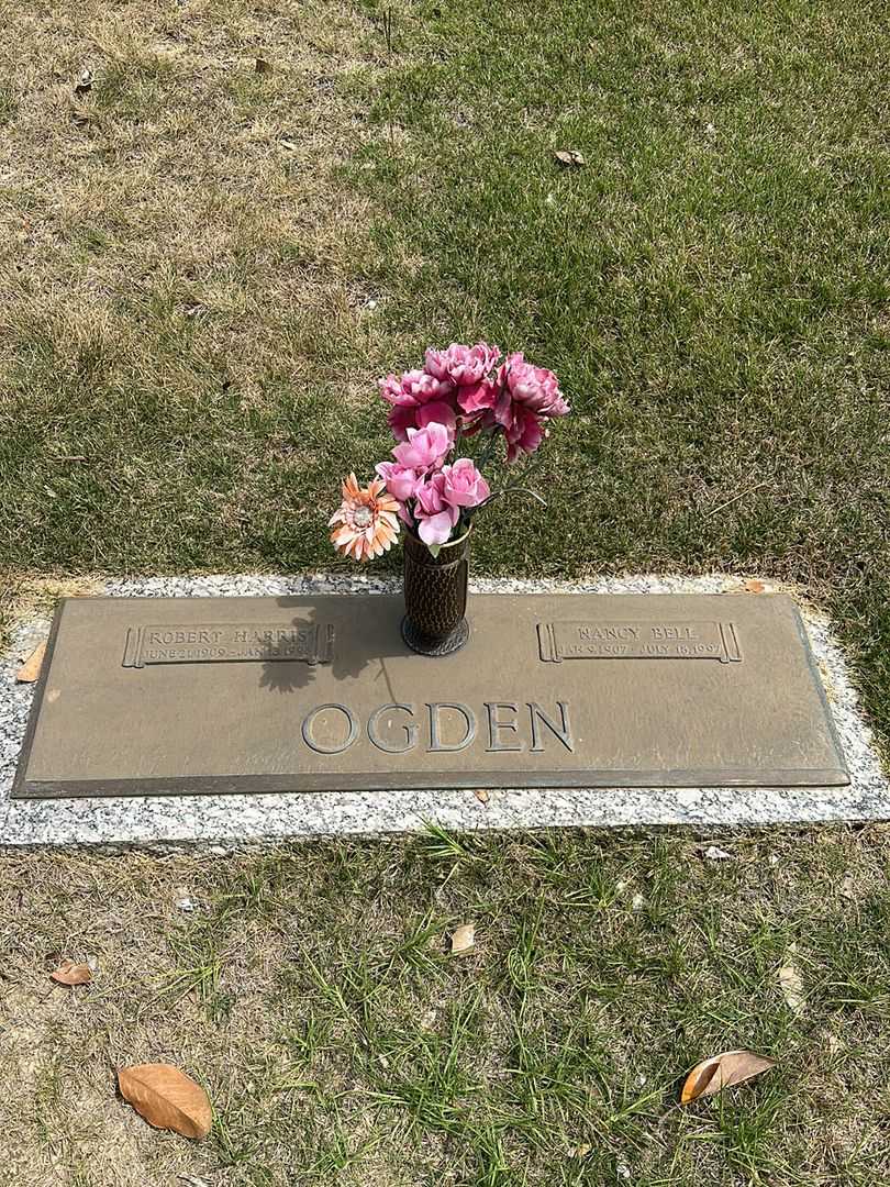 Nancy Bell Ogden's grave. Photo 1