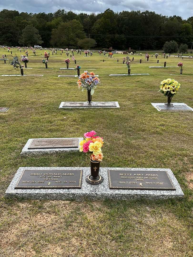 Betty Ajax "Bebe" Akers's grave. Photo 2