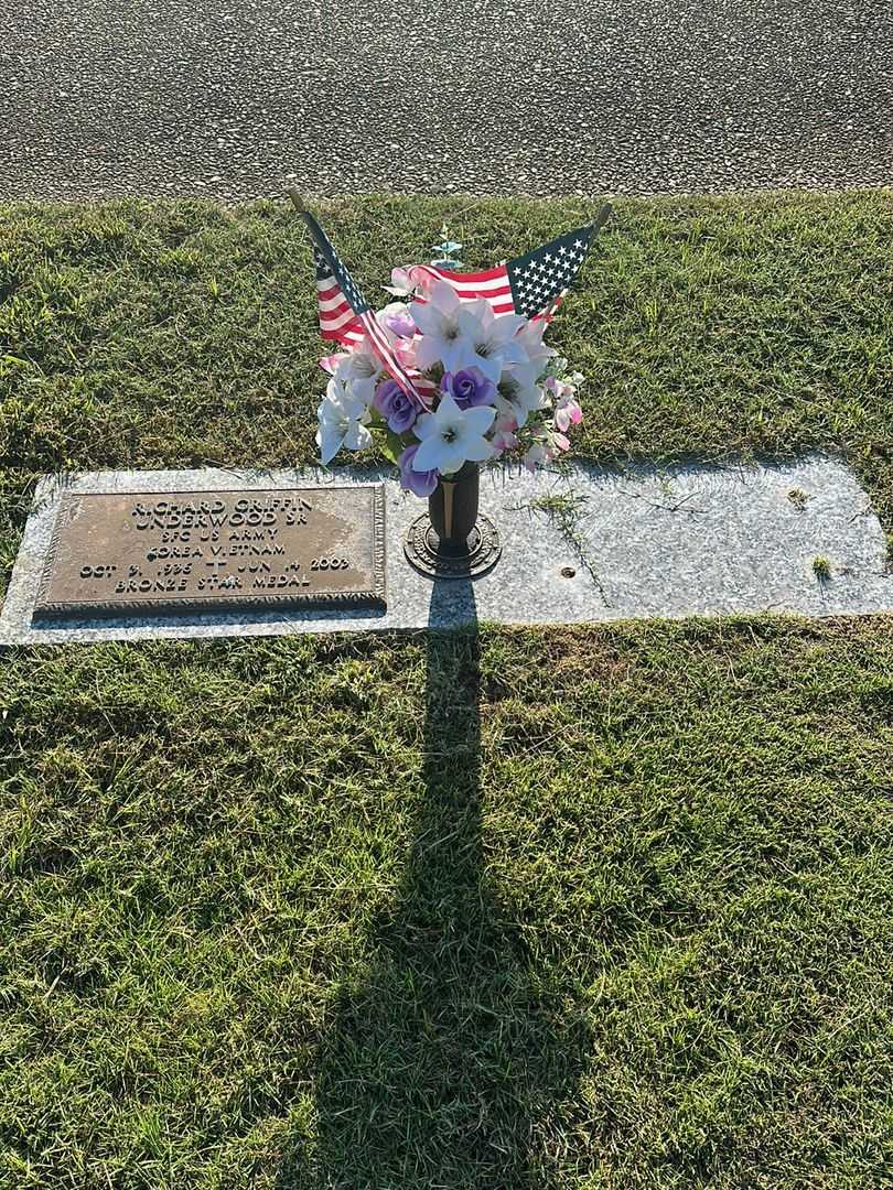 Richard Griffin Underwood Senior's grave. Photo 1