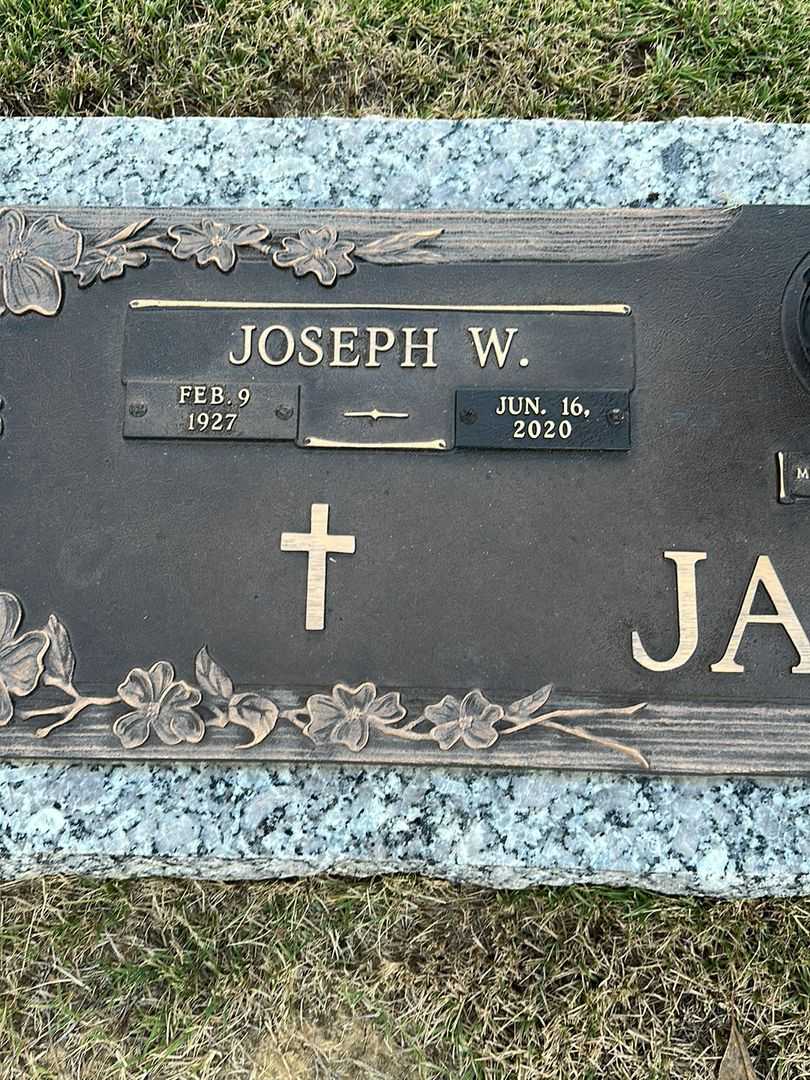 Joseph W. James's grave. Photo 3