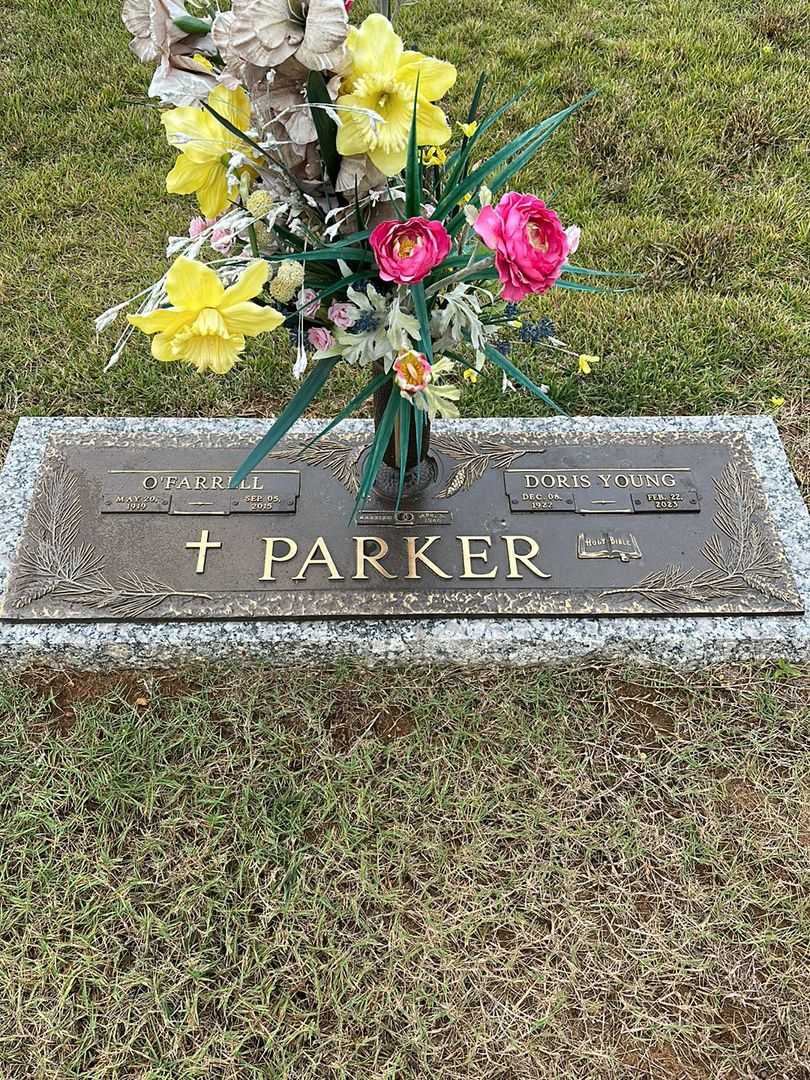 Doris Young Parker's grave. Photo 1