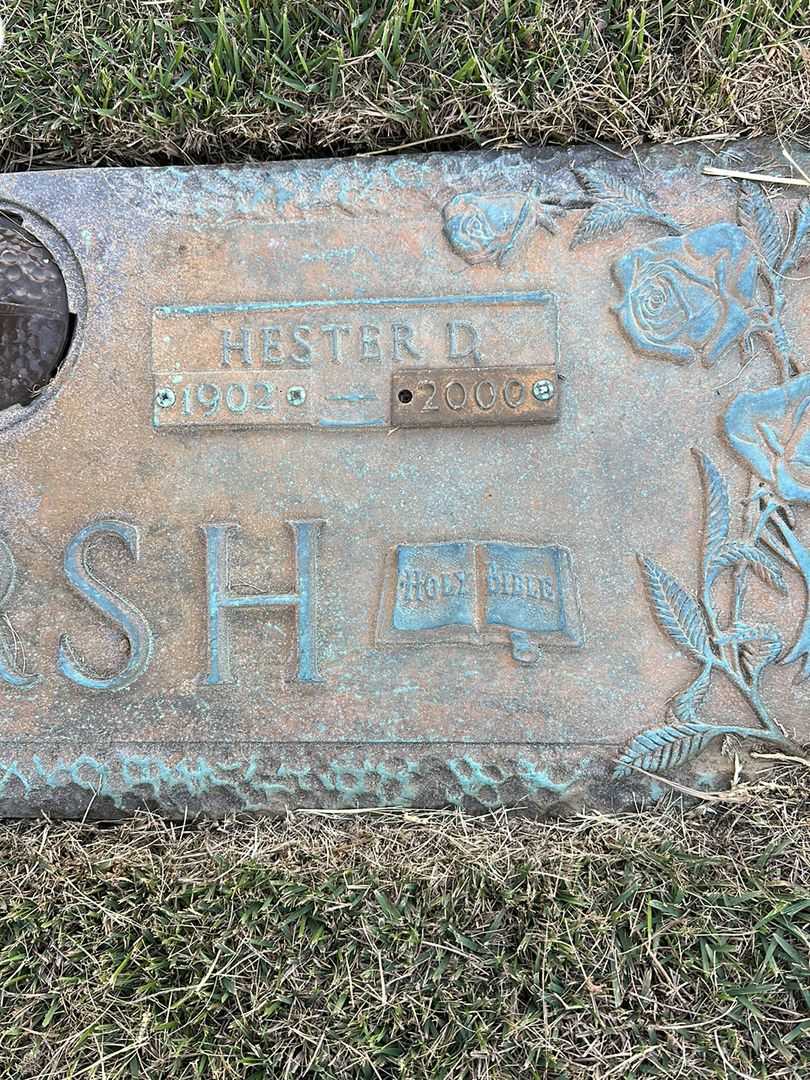 Hester D. Marsh's grave. Photo 3