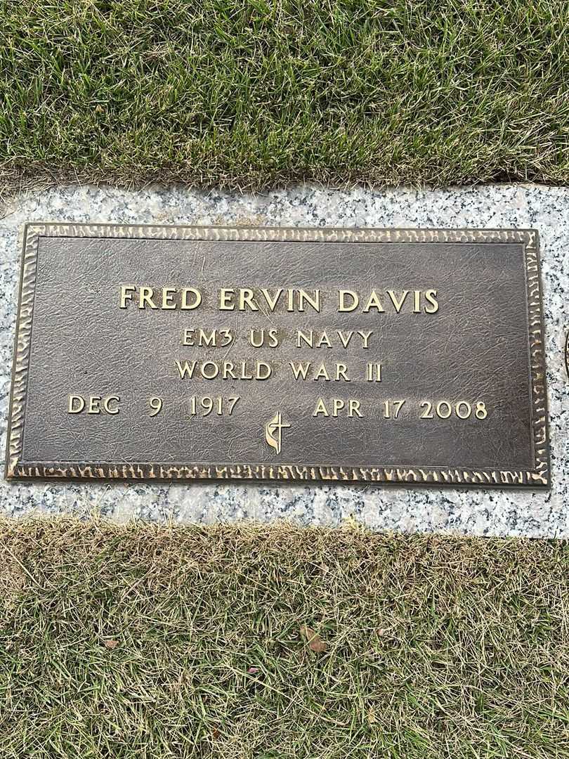 Fred Ervin Davis's grave. Photo 3