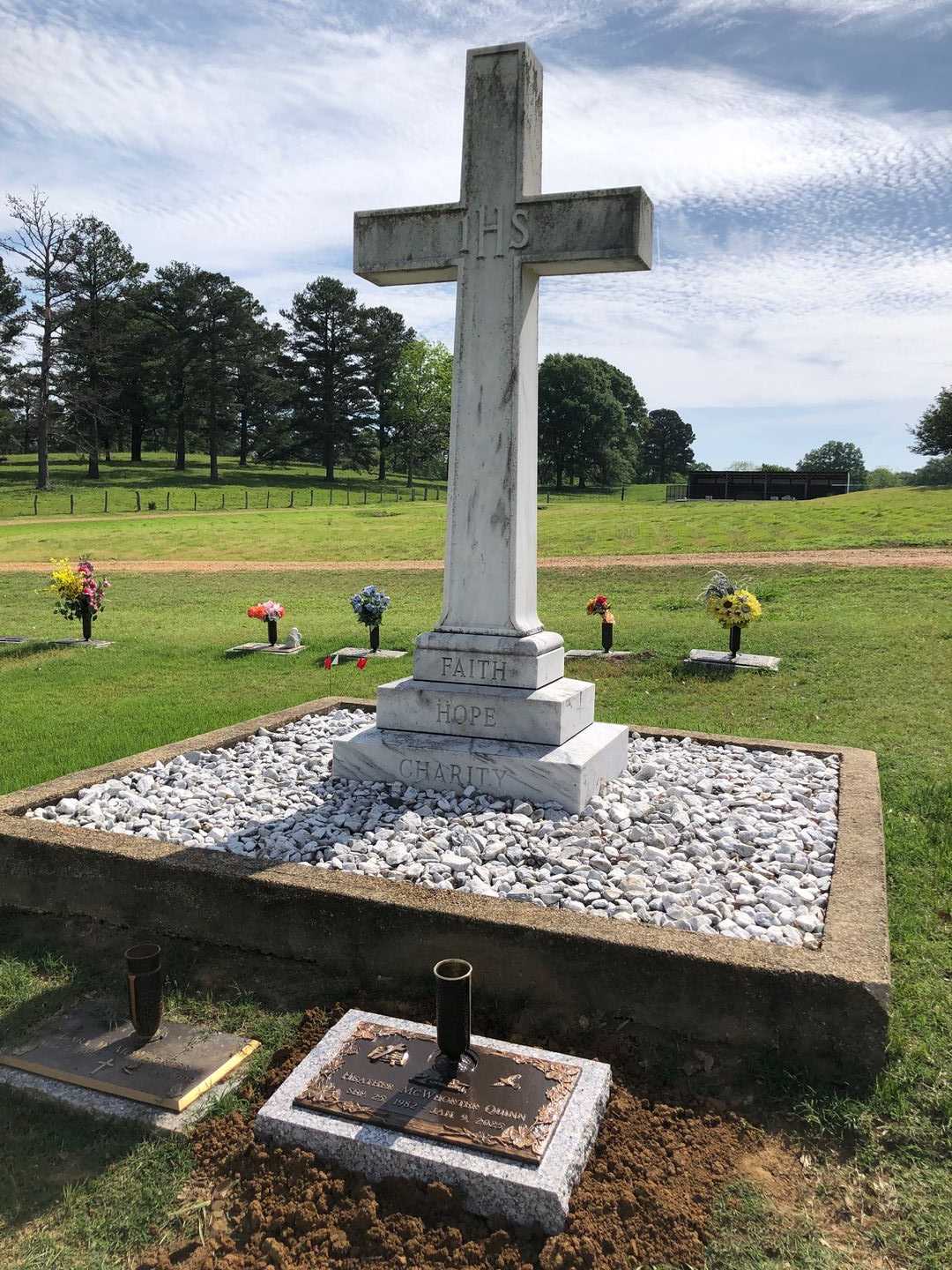 Heather McWhorter Quinn's grave. Photo 1