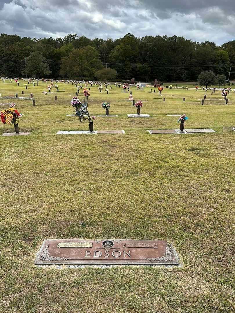 Grace O'Neal Edson's grave. Photo 2