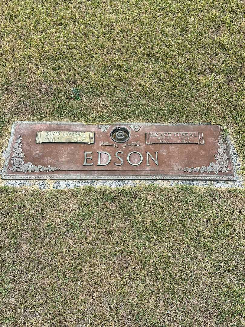Grace O'Neal Edson's grave. Photo 1
