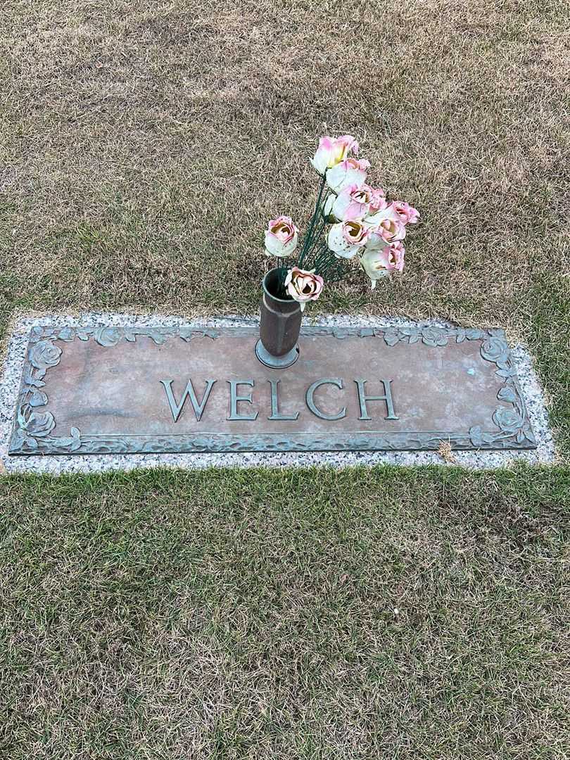 Emma Lee Gardner Welch's grave. Photo 1