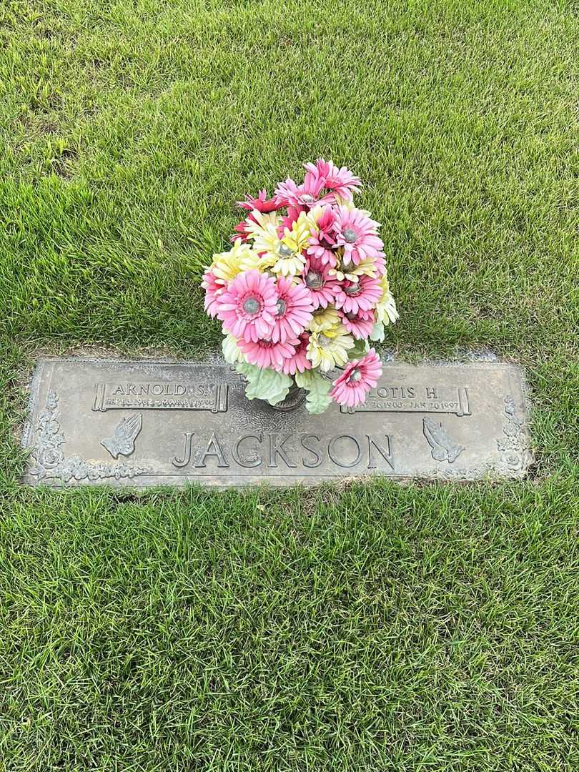 Arnold S. "Simmie" Jackson's grave. Photo 1