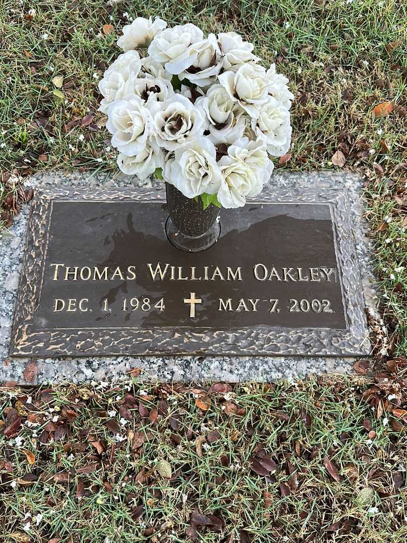 Thomas William Oakley's grave. Photo 1