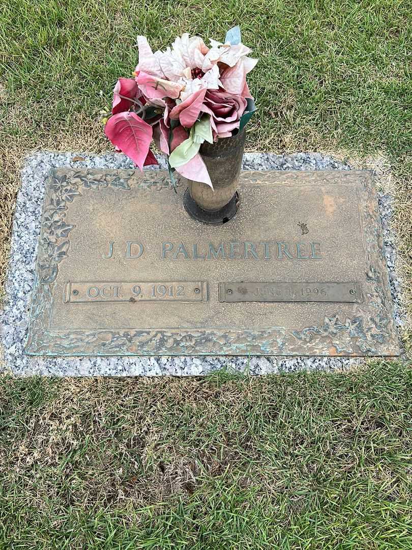 J. D. Palmertree's grave. Photo 1