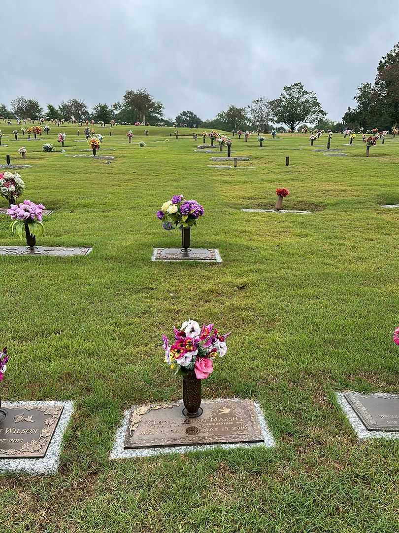 Gloria Young Marsh's grave. Photo 2
