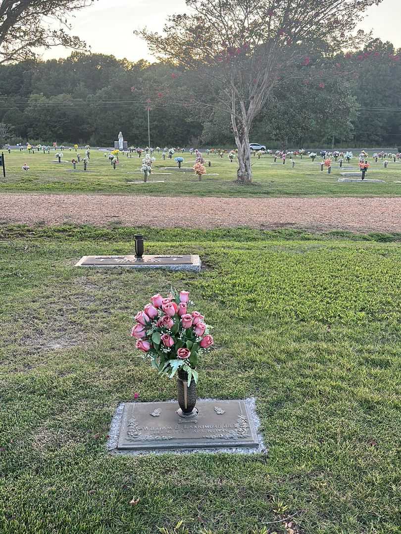 William E. Larrimore Junior's grave. Photo 2