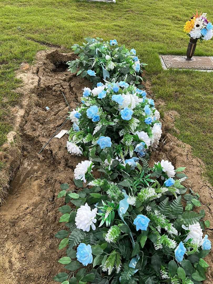 Eric Keith Campbell's grave. Photo 2