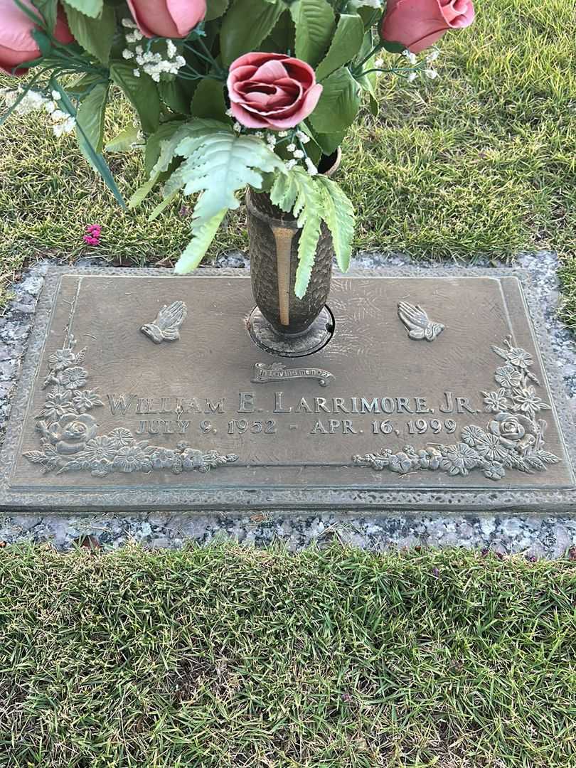 William E. Larrimore Junior's grave. Photo 1