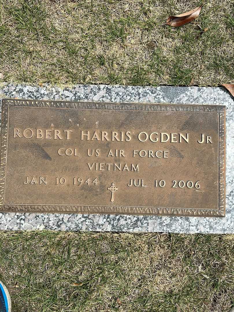Robert Harris "Butch" Ogden Junior's grave. Photo 4